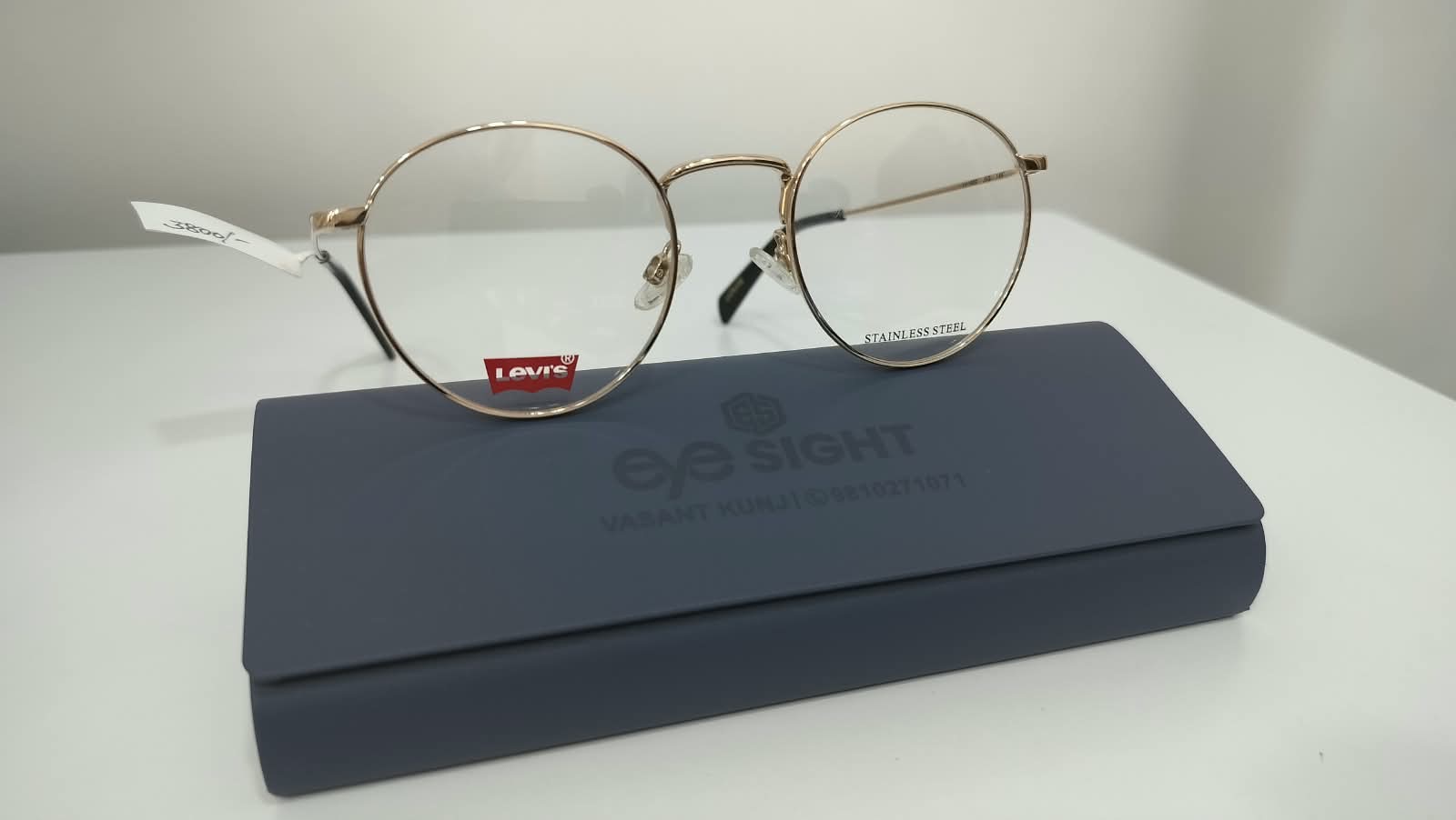 Levi's gold round frame at Eye Sight