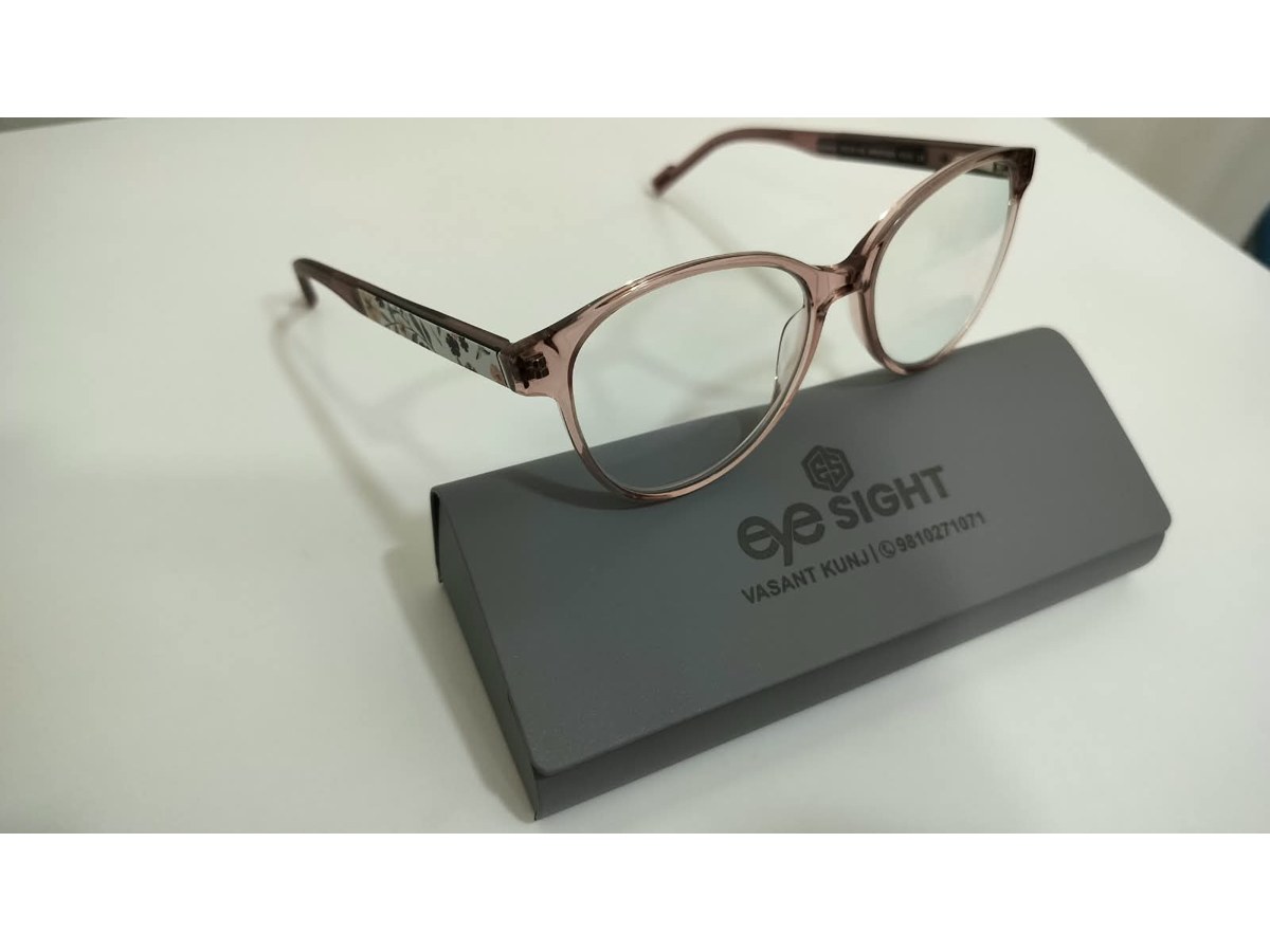 Transparent pink optical frame with Eye Sight case