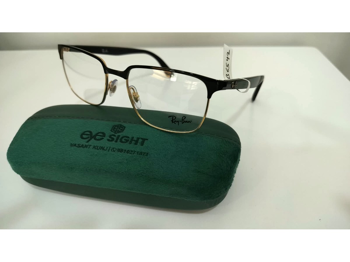 Ray-Ban rectangular optical frame with Eye Sight case